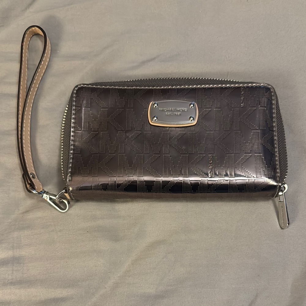 Michael Kors Shimmering Black Wristlet